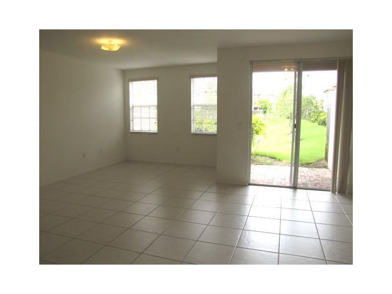 Las Brisas - Residential