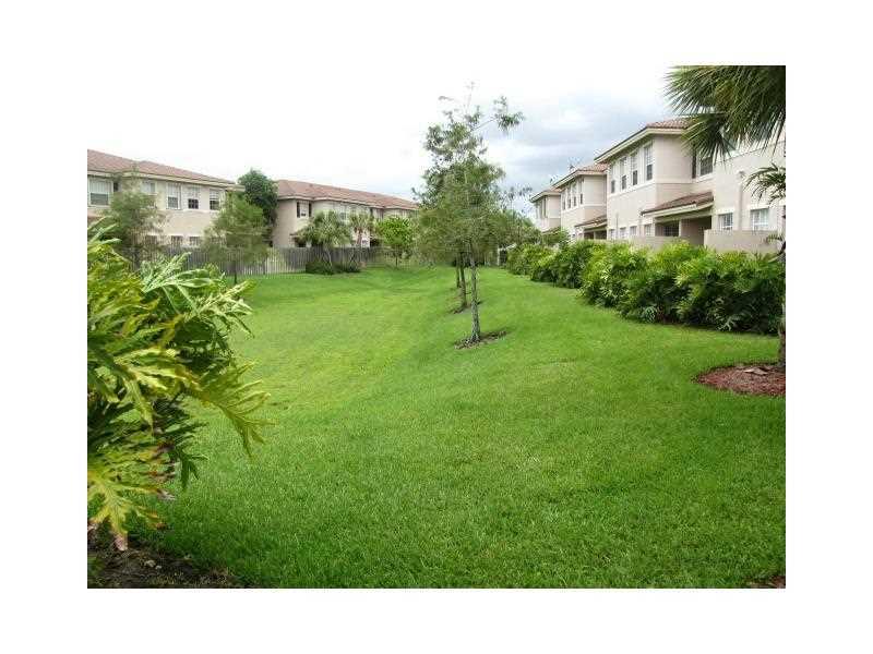 Las Brisas - Residential