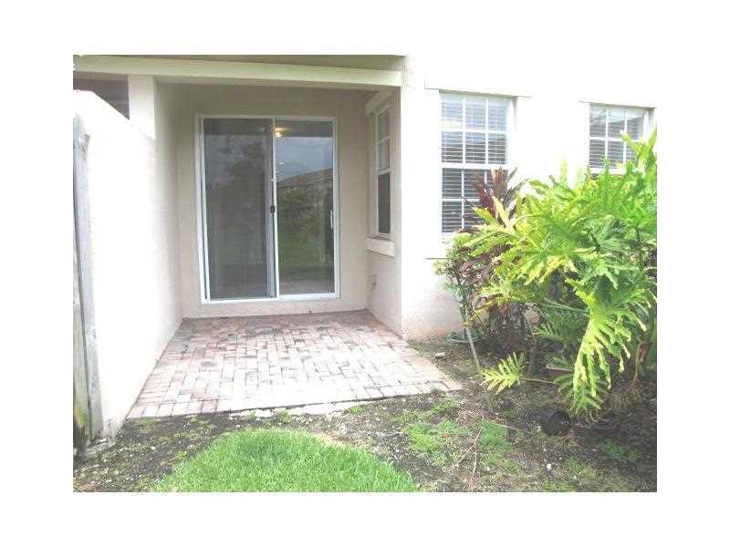 Las Brisas - Residential