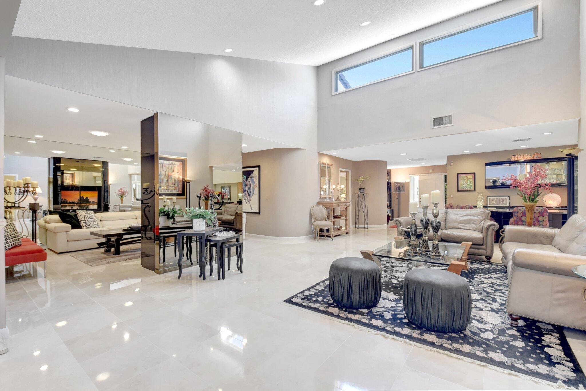 VILLAS OF HAMPSHIRE CONDO - Residential