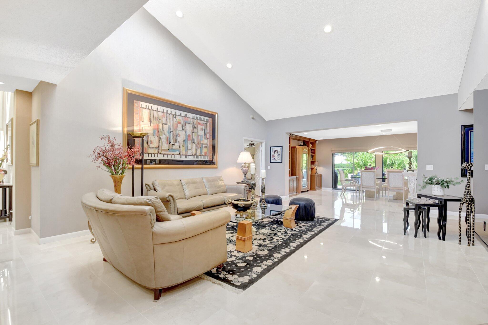 VILLAS OF HAMPSHIRE CONDO - Residential