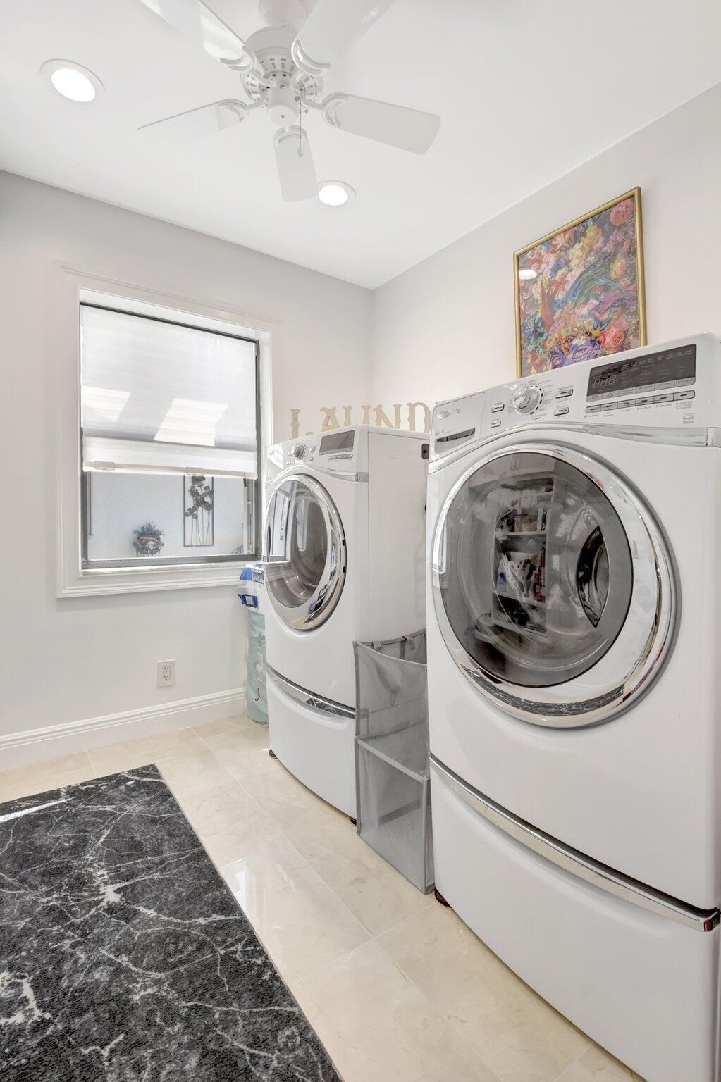 VILLAS OF HAMPSHIRE CONDO - Residential