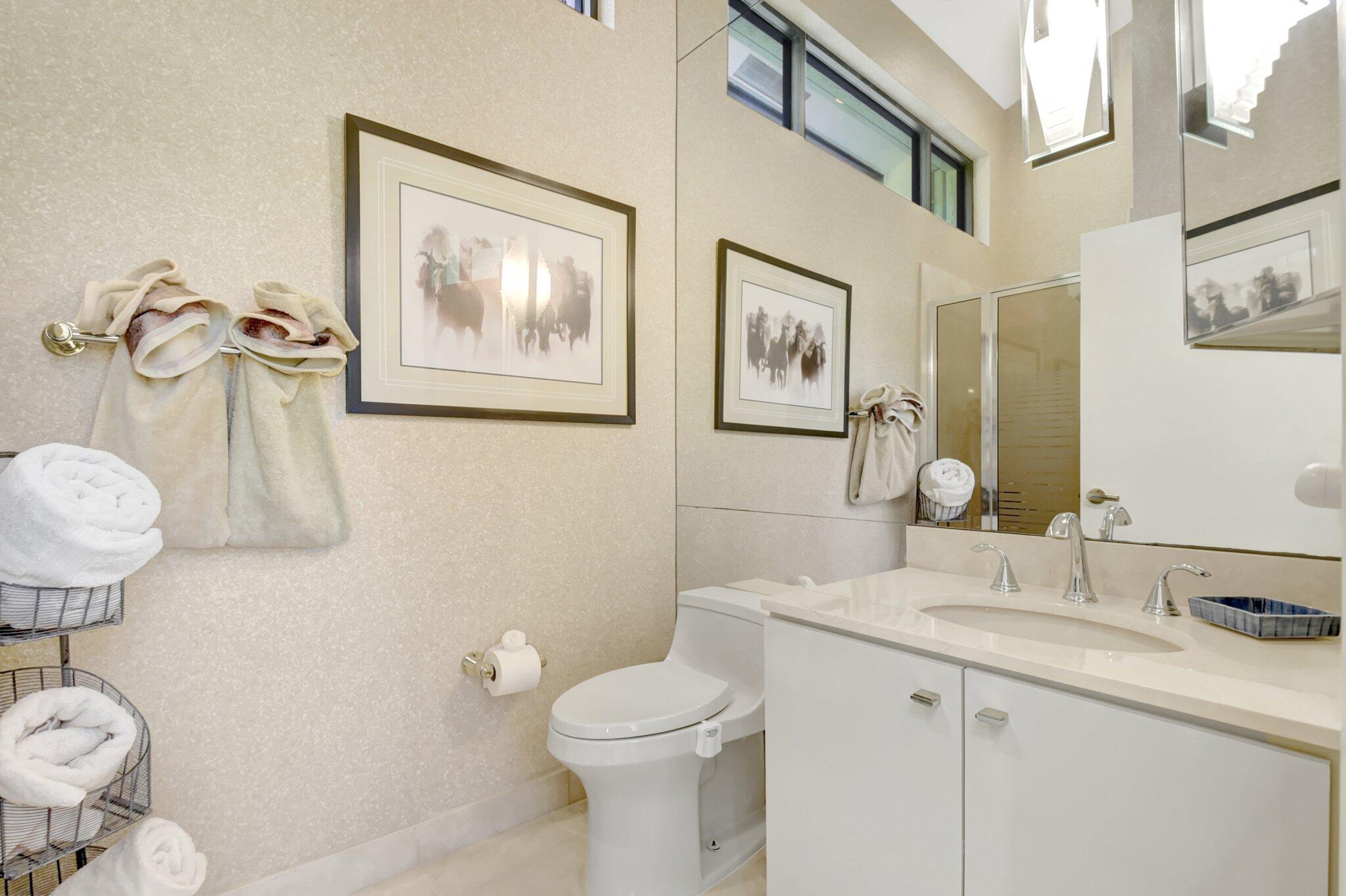 VILLAS OF HAMPSHIRE CONDO - Residential