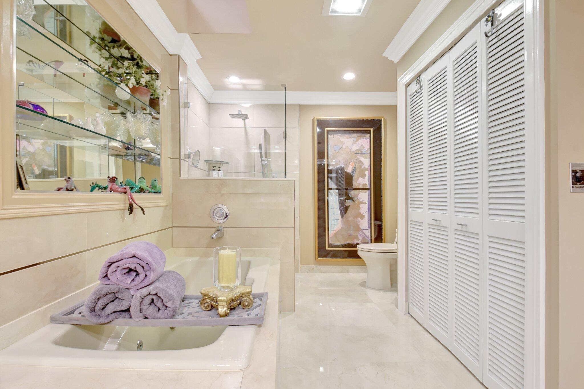 VILLAS OF HAMPSHIRE CONDO - Residential