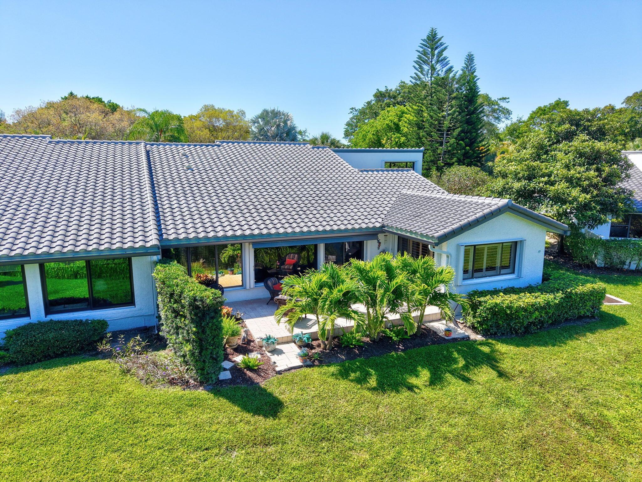 VILLAS OF HAMPSHIRE CONDO - Residential