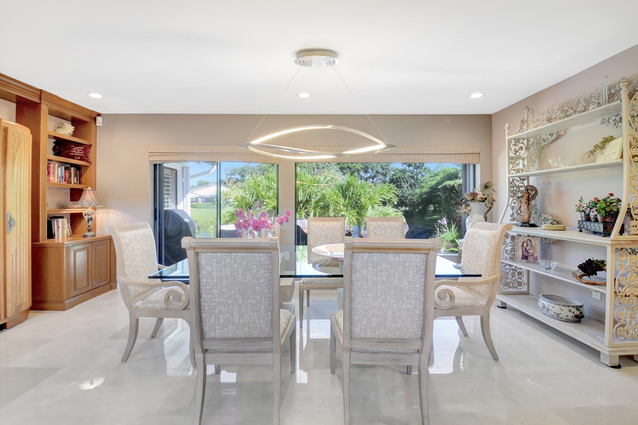 VILLAS OF HAMPSHIRE CONDO - Residential