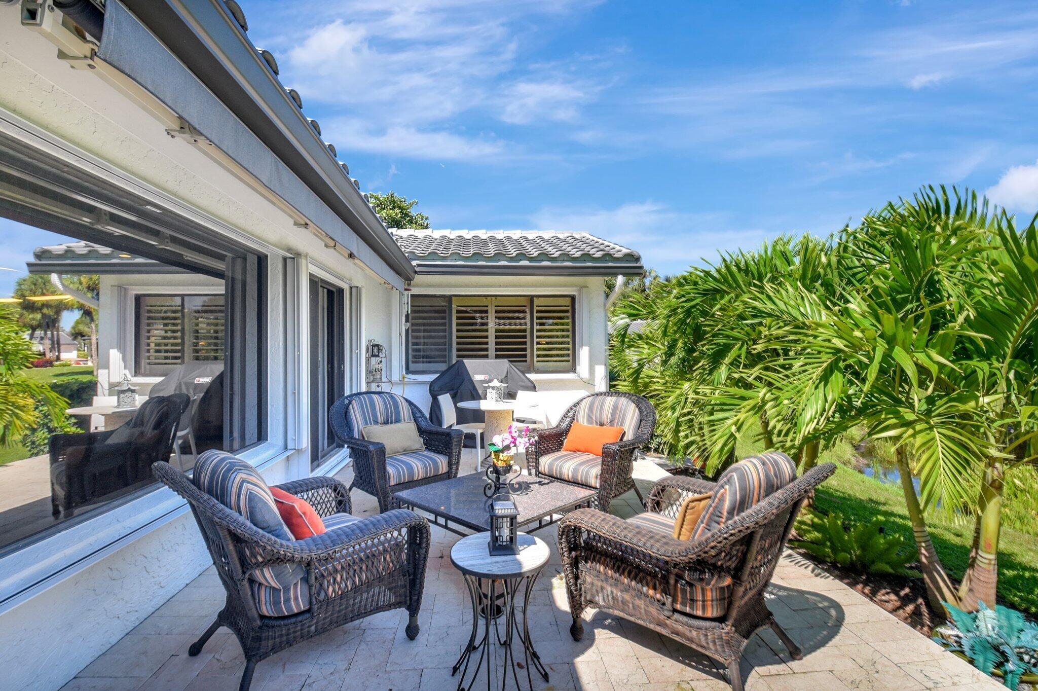 VILLAS OF HAMPSHIRE CONDO - Residential