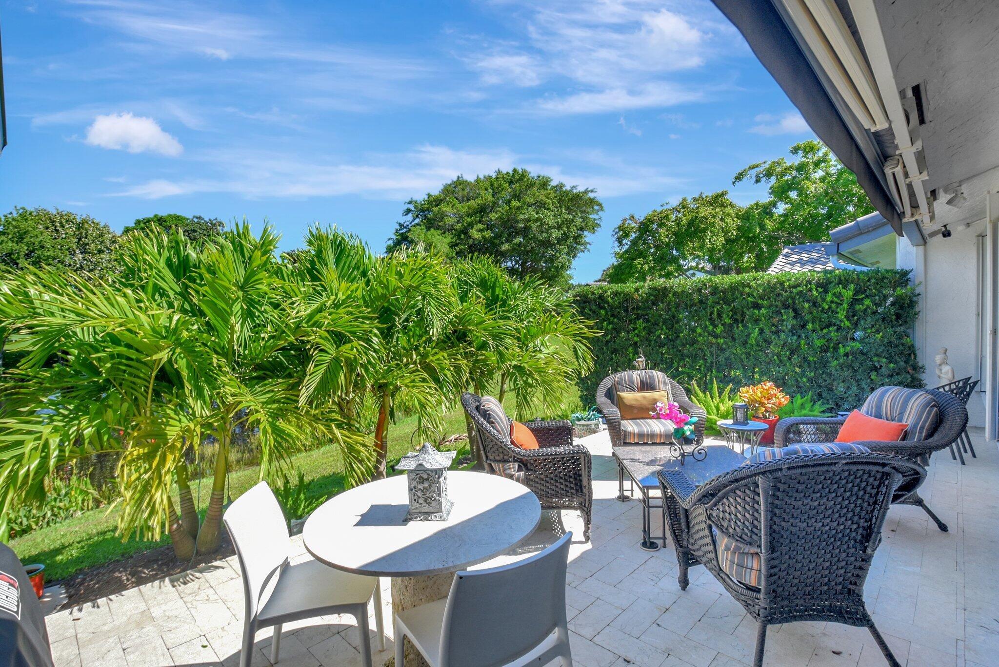 VILLAS OF HAMPSHIRE CONDO - Residential