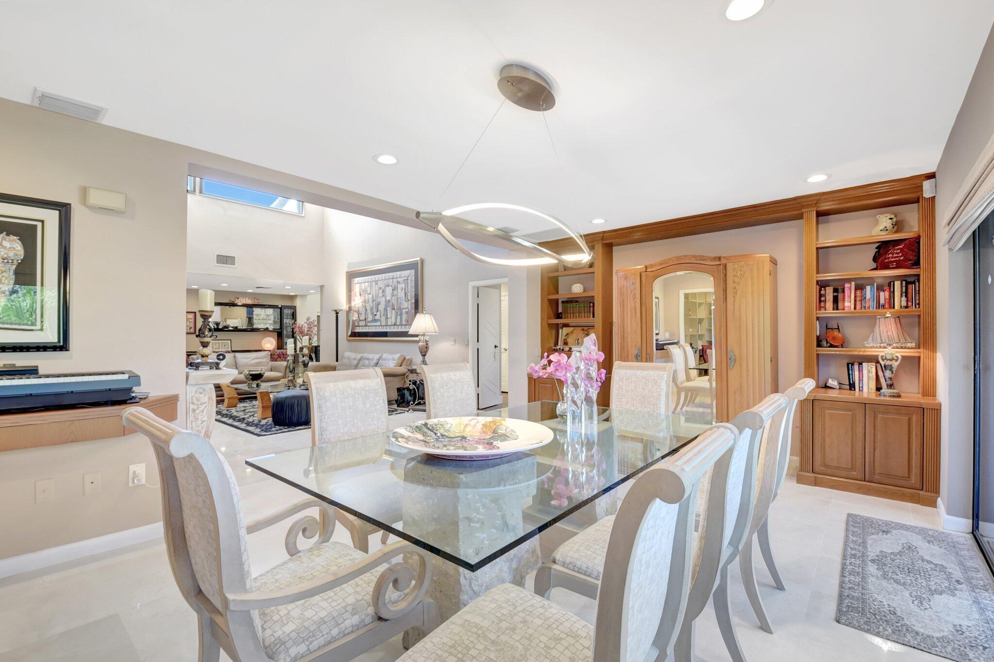 VILLAS OF HAMPSHIRE CONDO - Residential