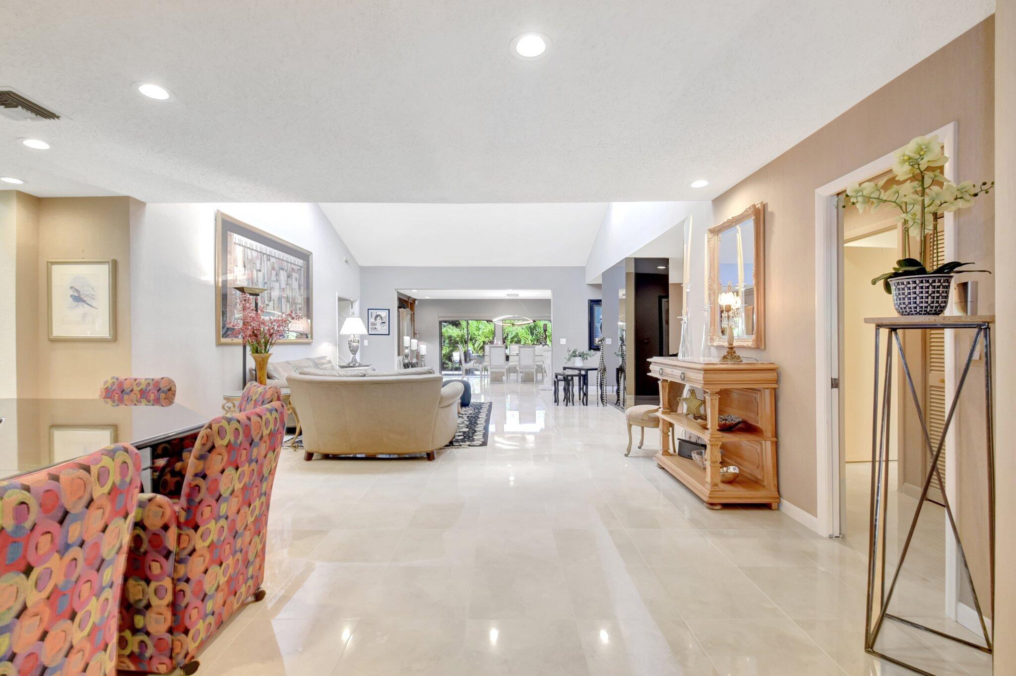 VILLAS OF HAMPSHIRE CONDO - Residential