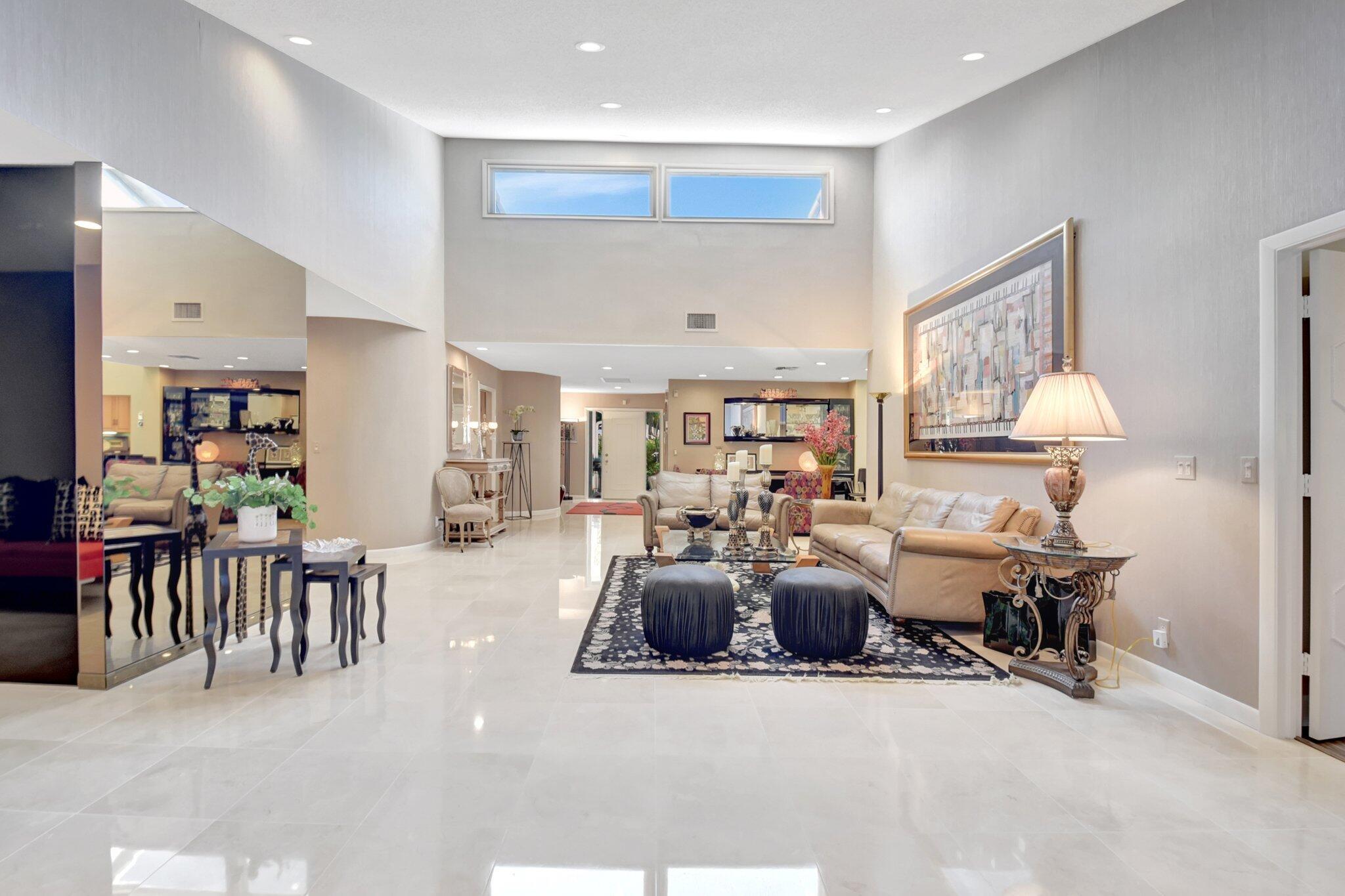 VILLAS OF HAMPSHIRE CONDO - Residential