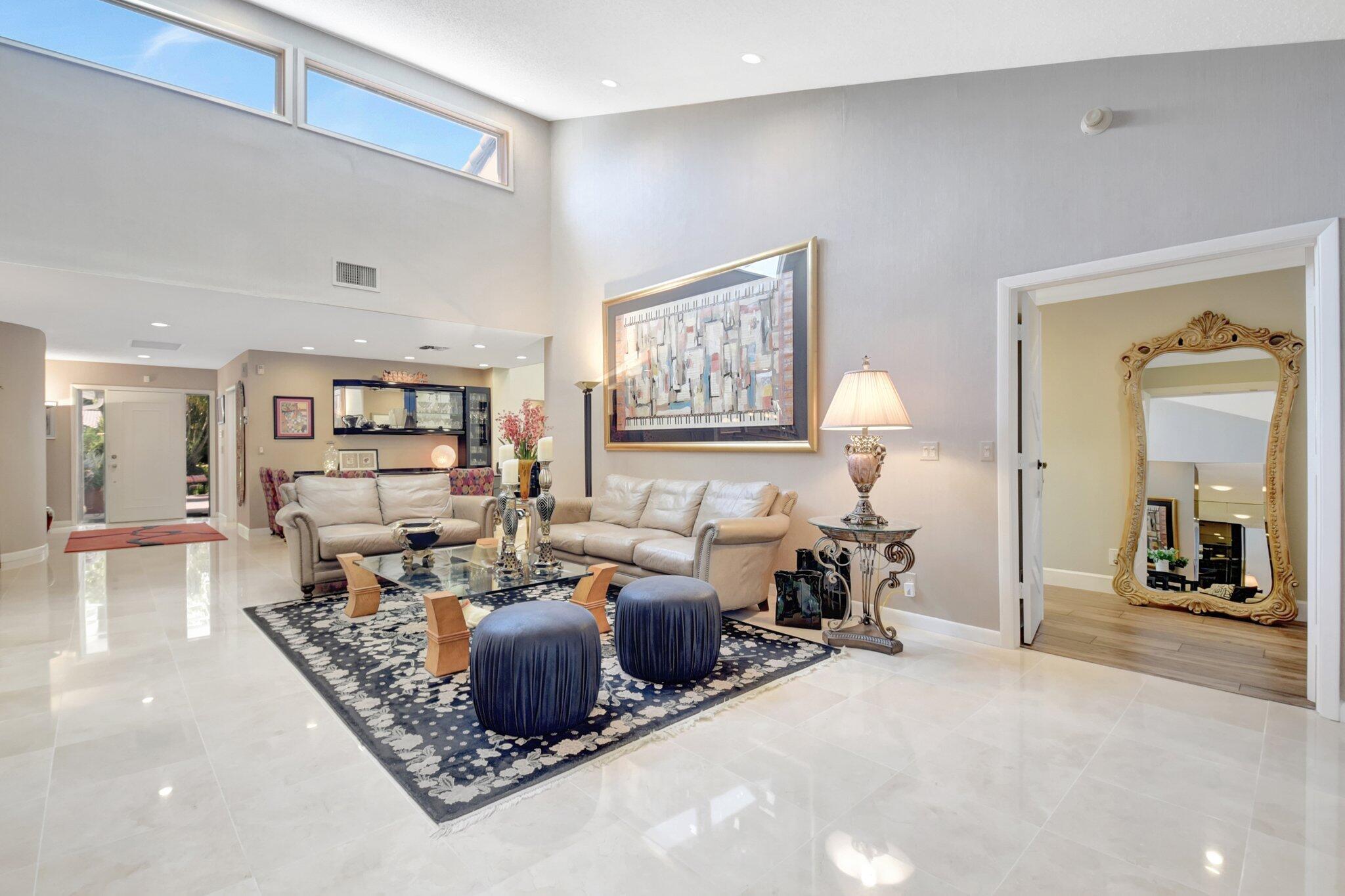 VILLAS OF HAMPSHIRE CONDO - Residential