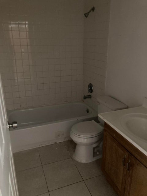 Tiny photo for 4715 NW 9TH Drive NW #4715, Plantation, FL 33317 (MLS # B26084864)