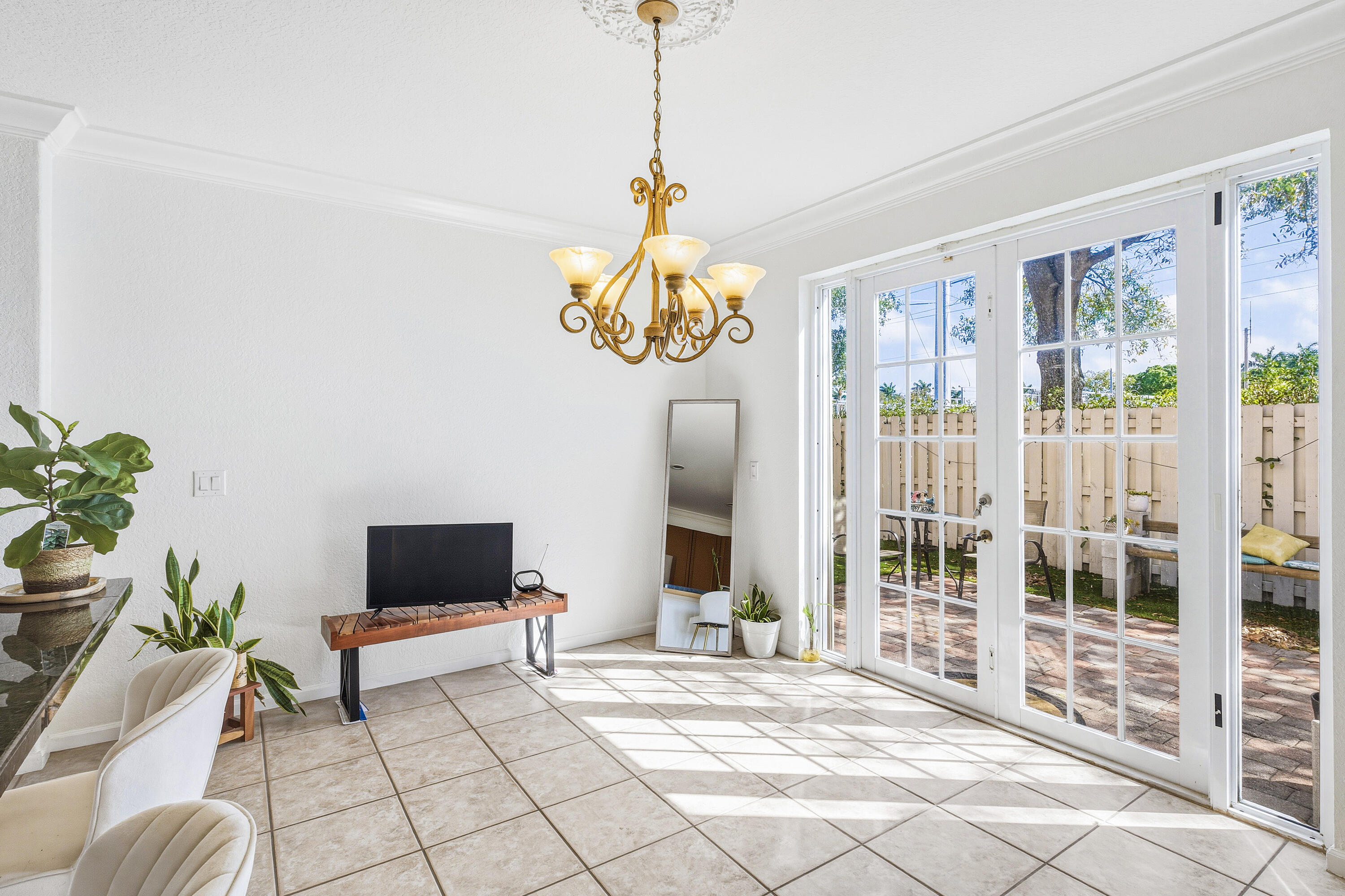 BRIGER PARS G, H AND J - Residential Lease