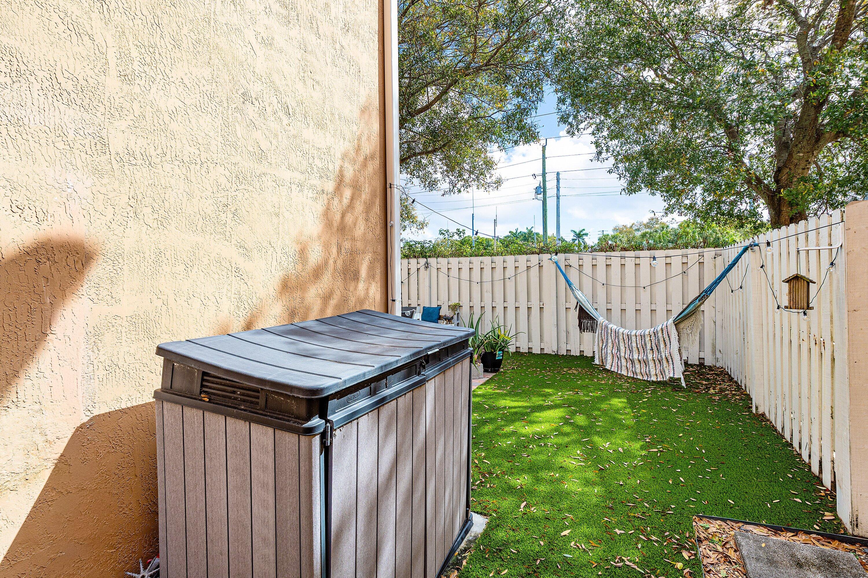 BRIGER PARS G, H AND J - Residential Lease