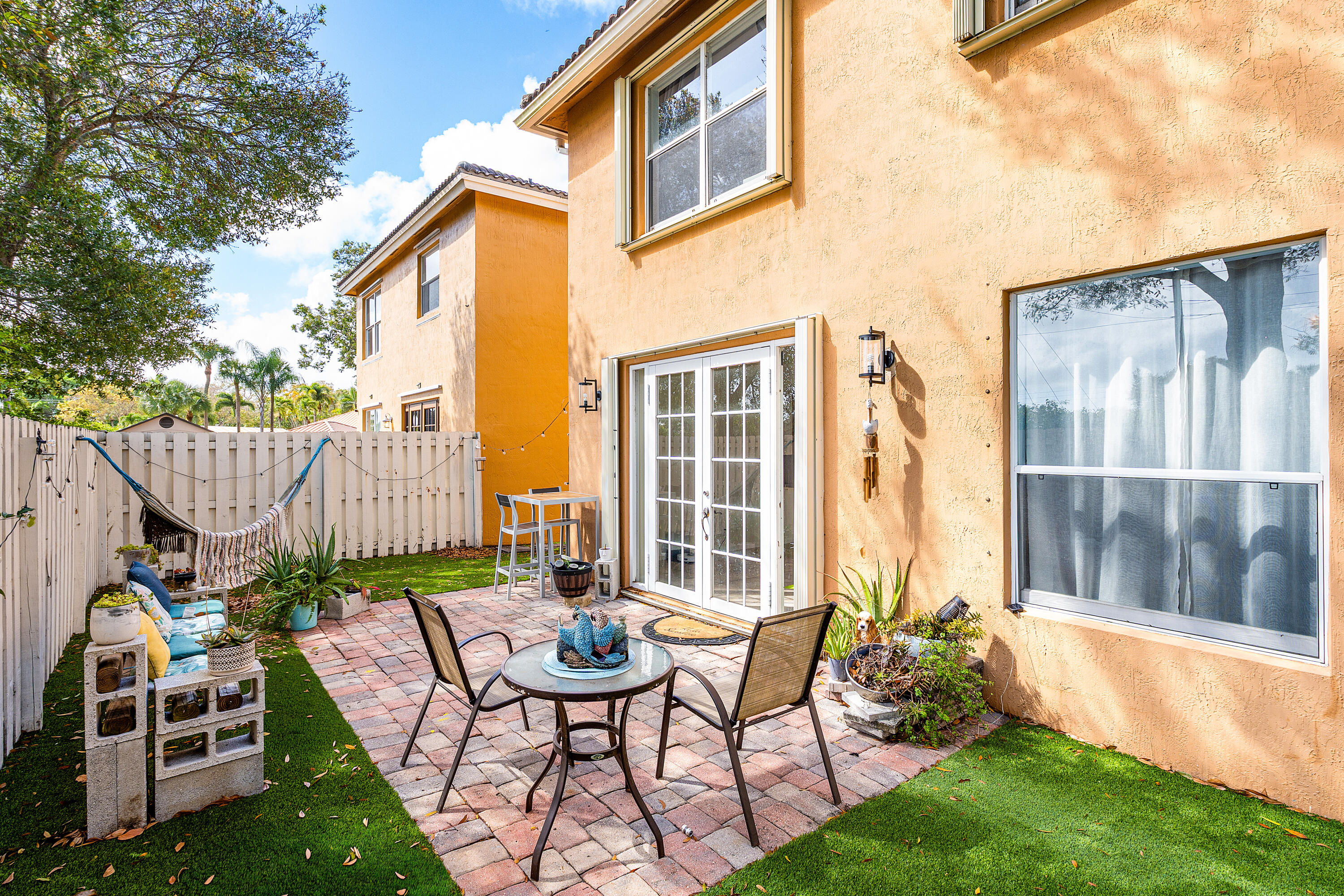 BRIGER PARS G, H AND J - Residential Lease