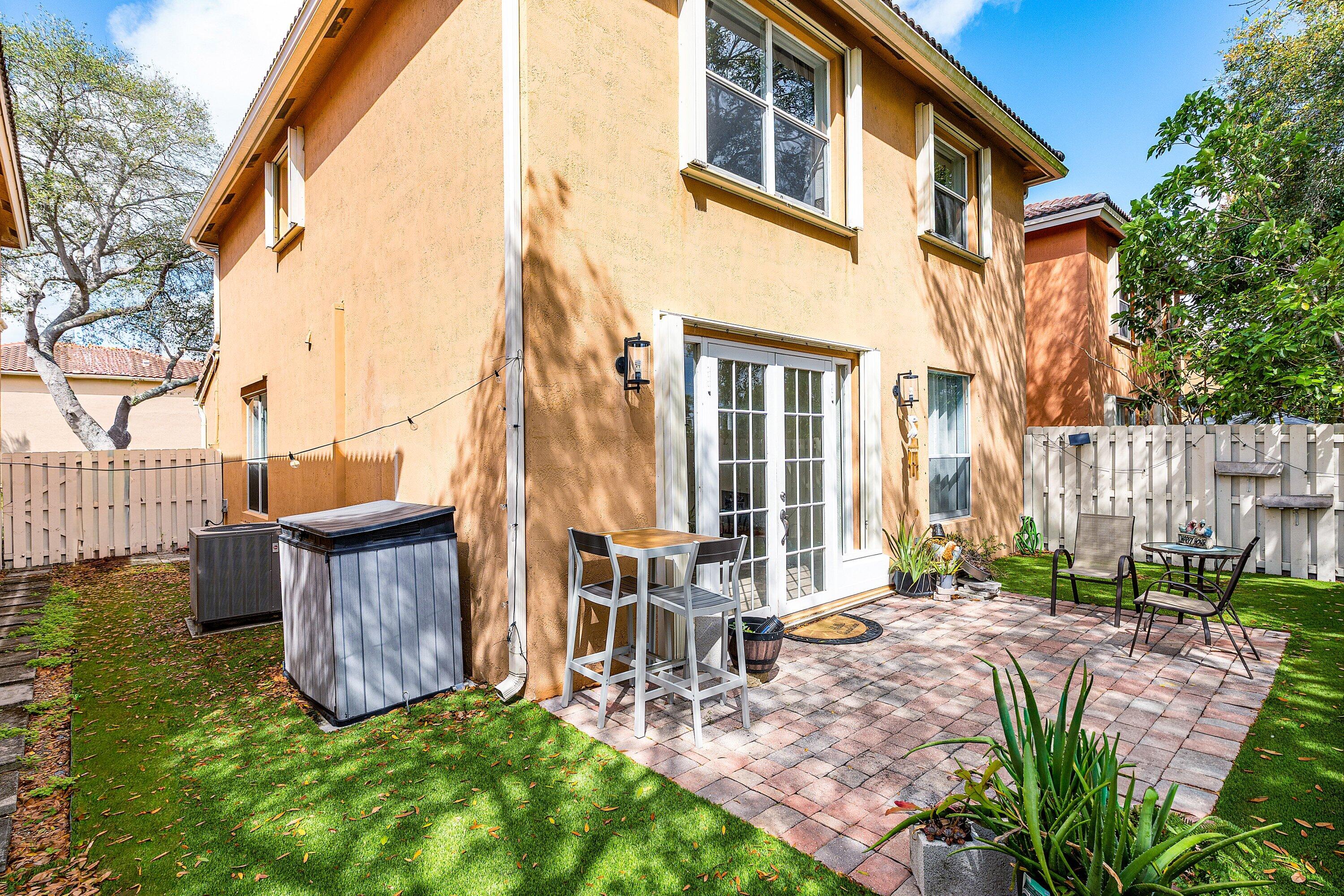 BRIGER PARS G, H AND J - Residential Lease