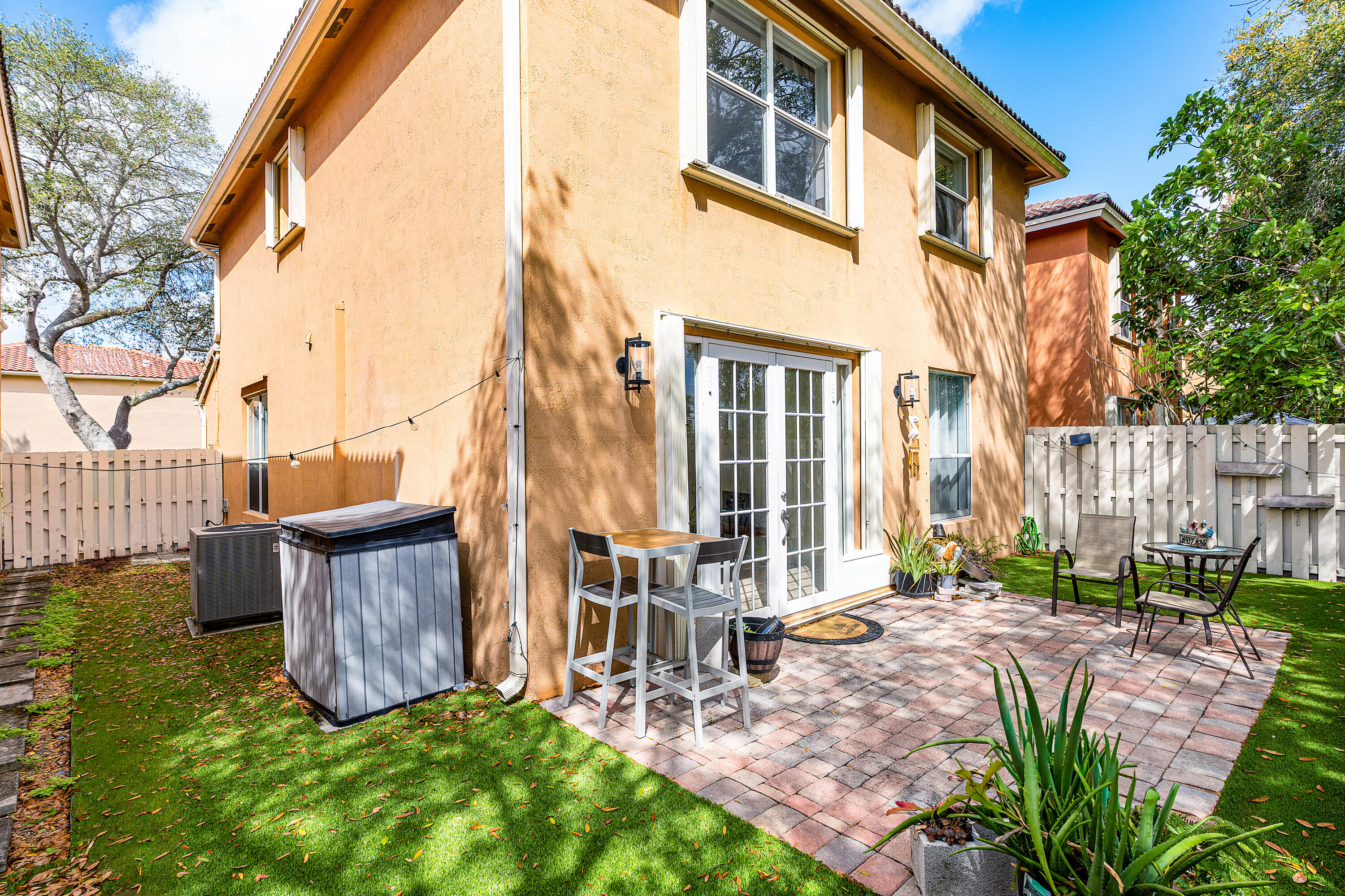 BRIGER PARS G, H AND J - Residential Lease