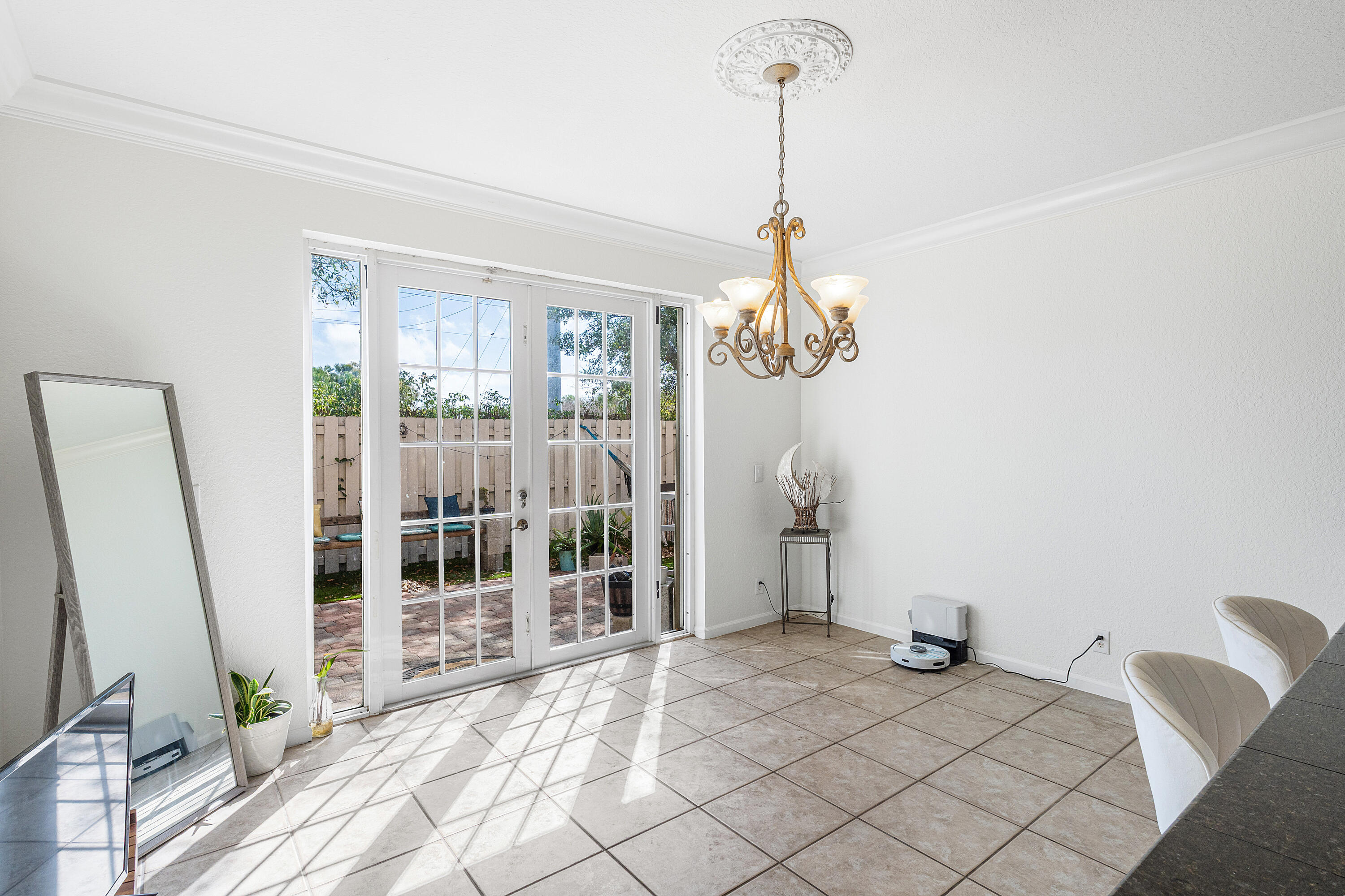 BRIGER PARS G, H AND J - Residential Lease