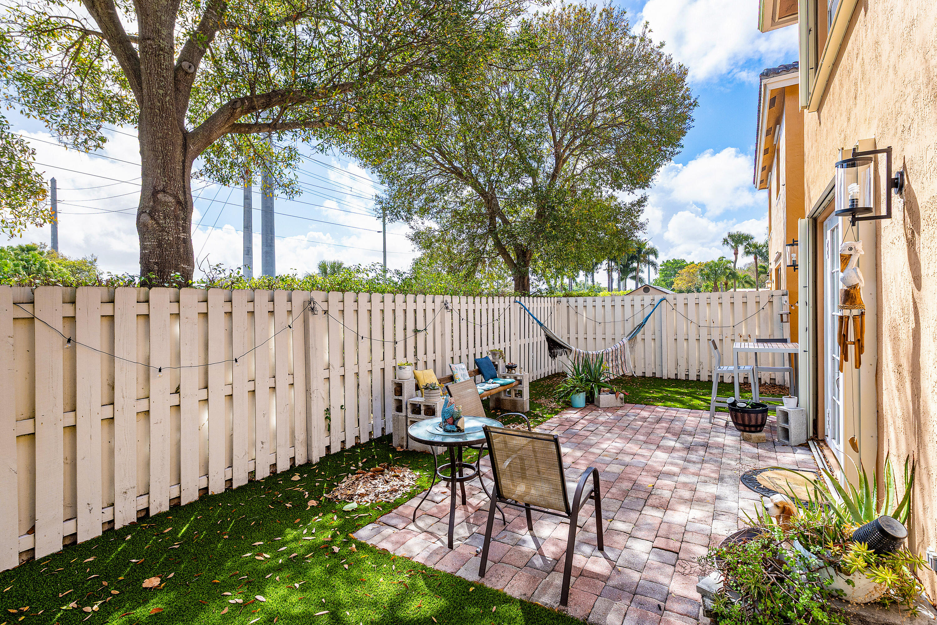 BRIGER PARS G, H AND J - Residential Lease