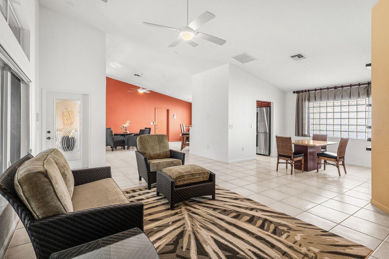 7812 Edinburough Lane