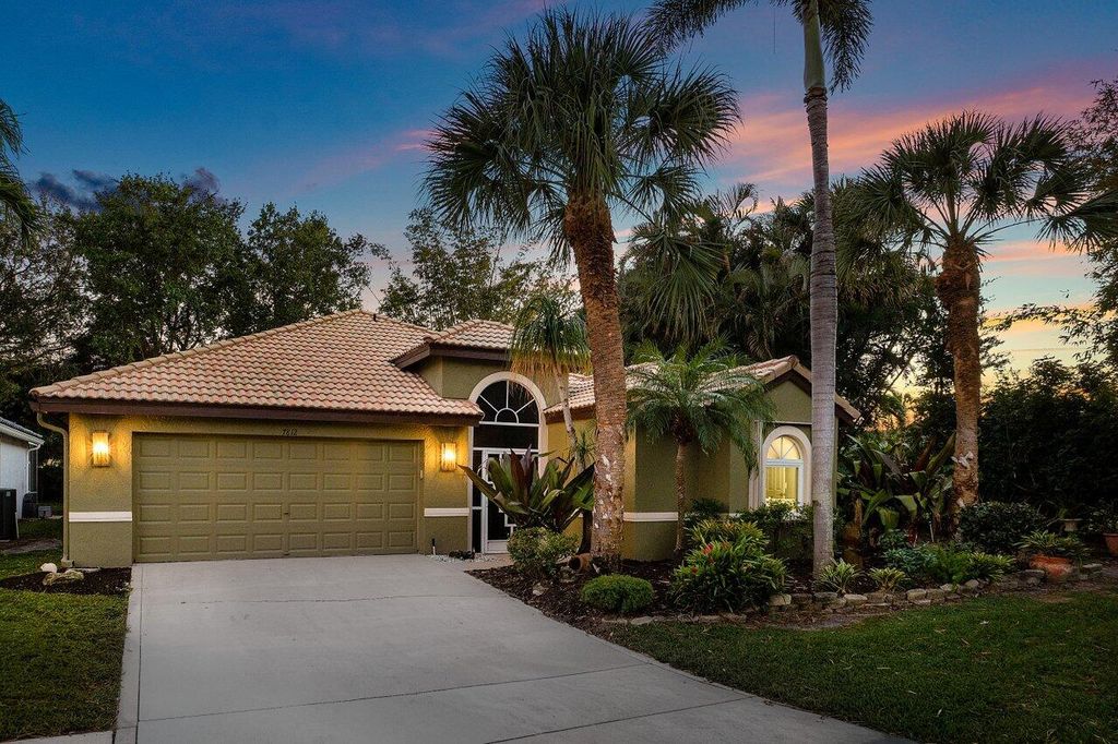 Photo of 7812 Edinburough Lane, Delray Beach, FL 33446 (MLS # R11160733)