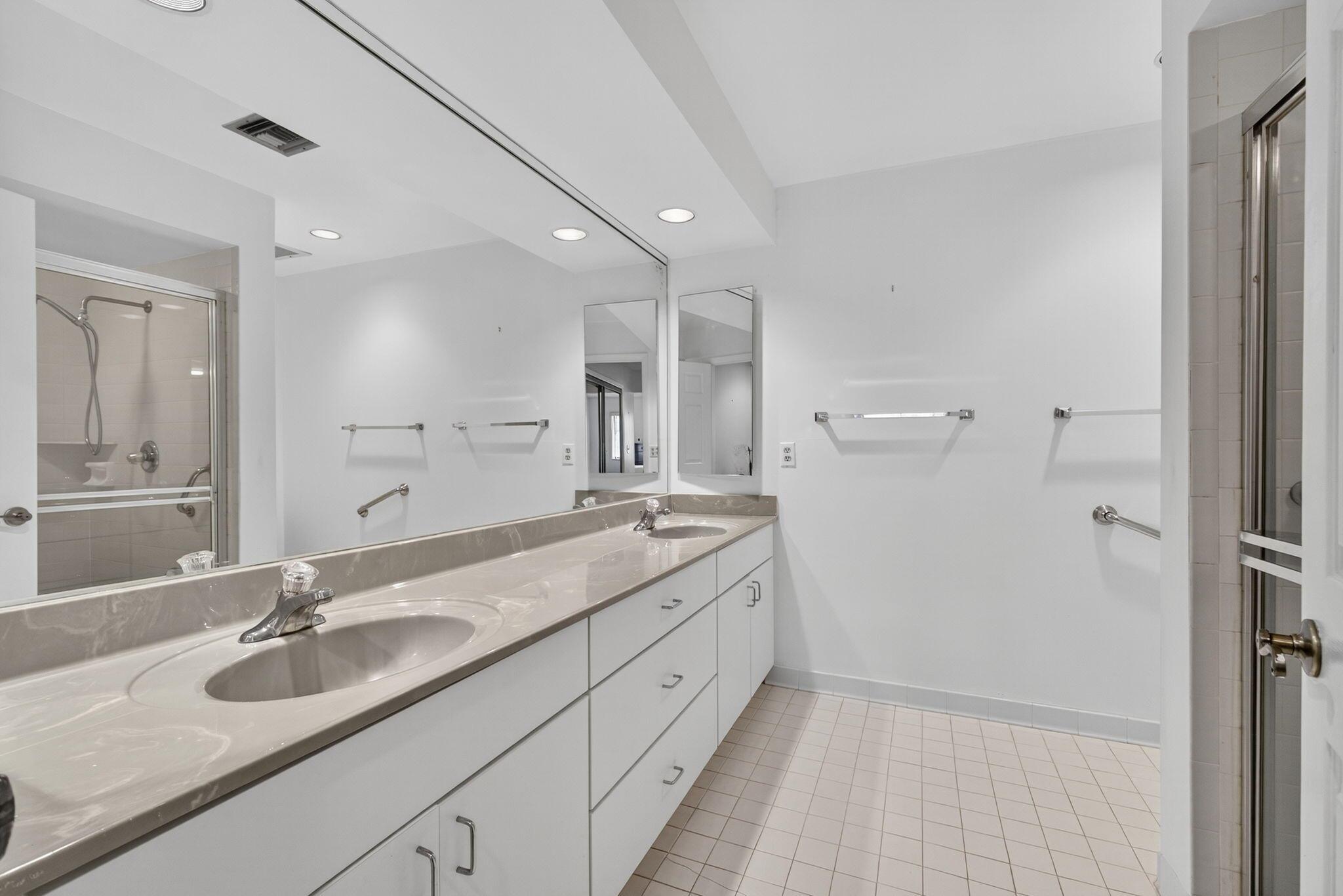 VILLAGE WALK - Residential