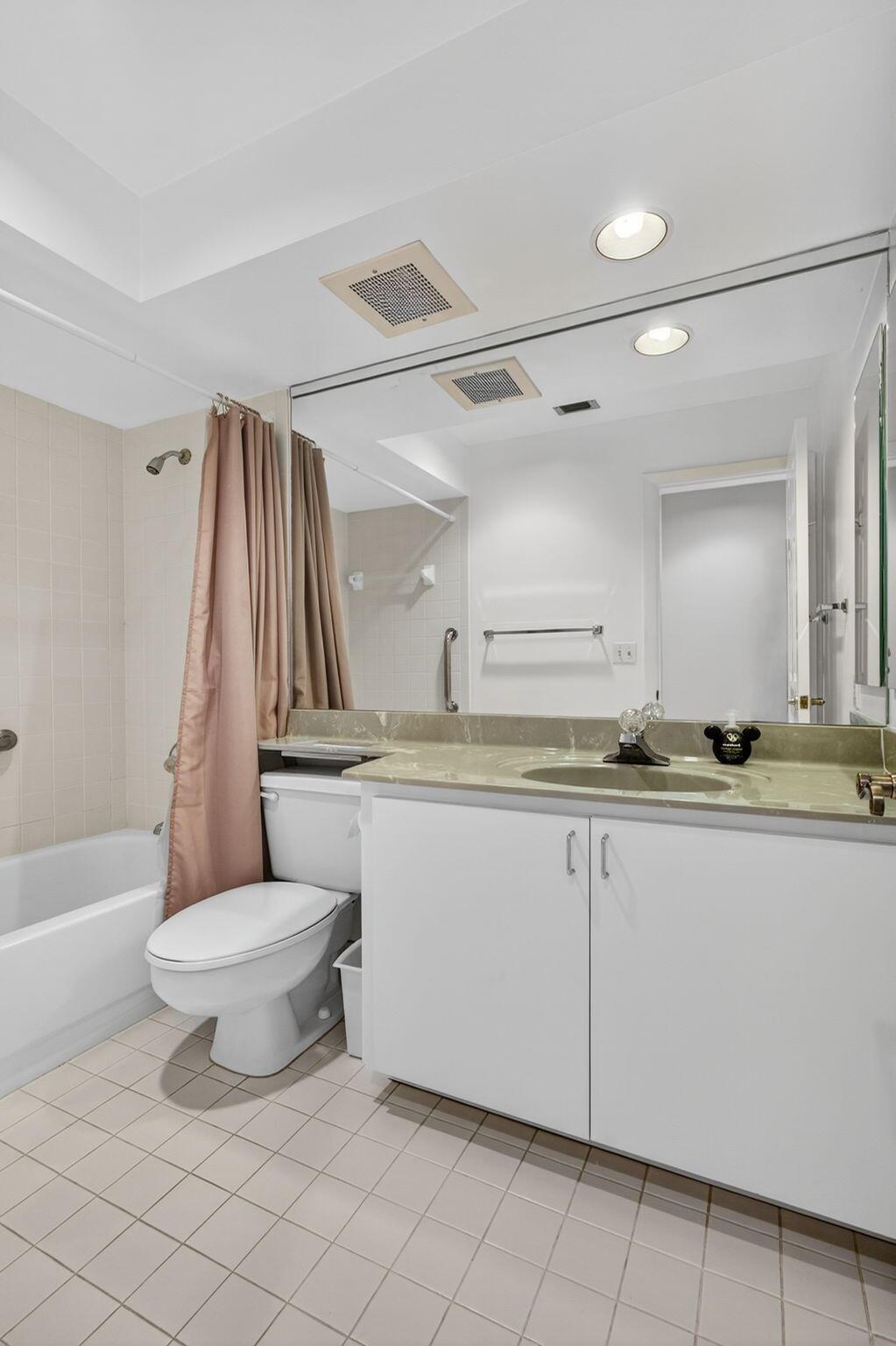 VILLAGE WALK - Residential