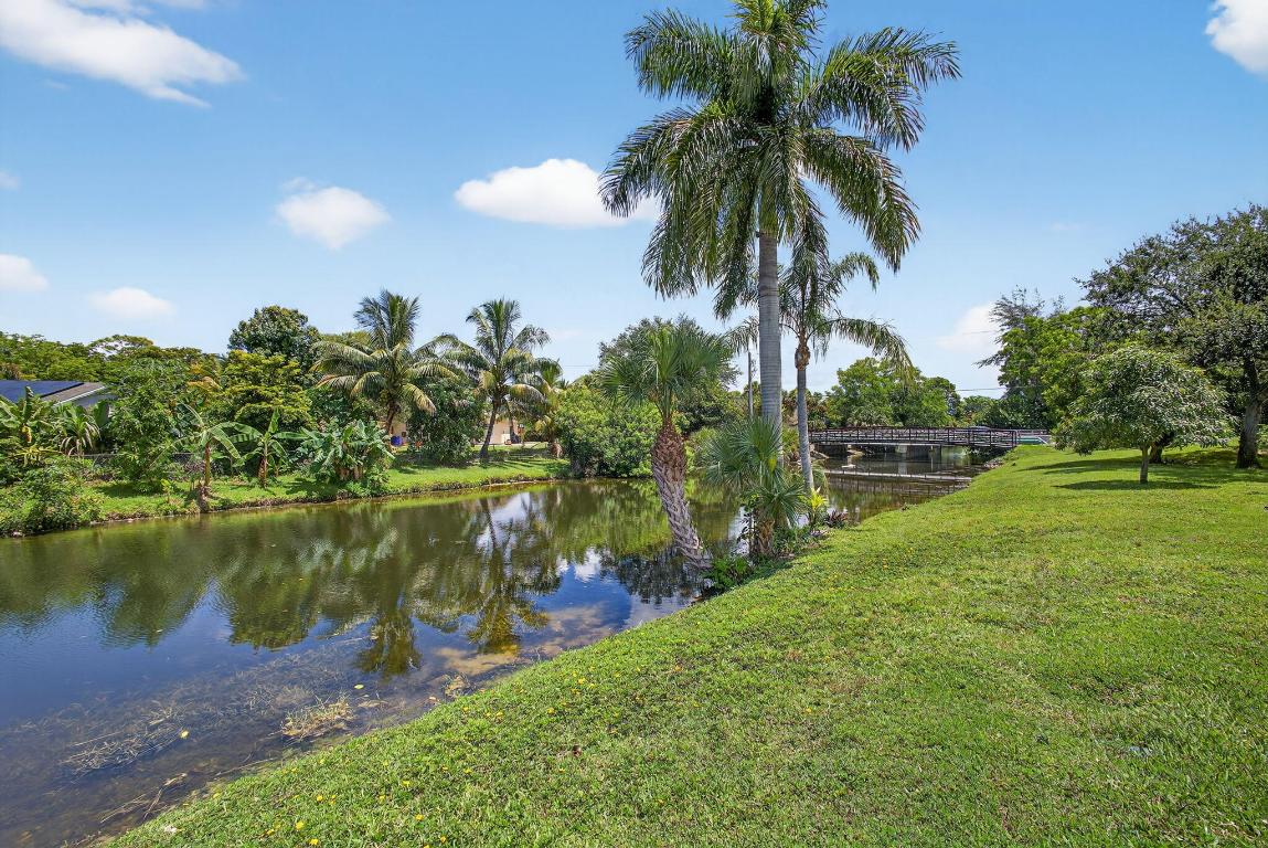 VILLAGE WALK - Residential