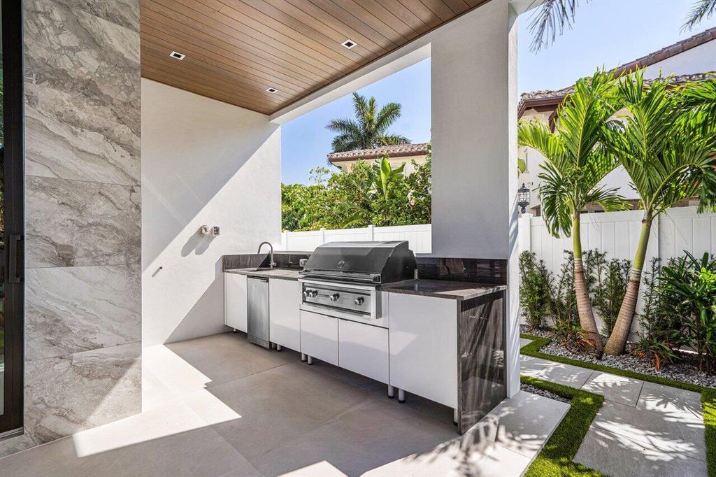 SUN AND SURF CLUB COMMUNI - Residential