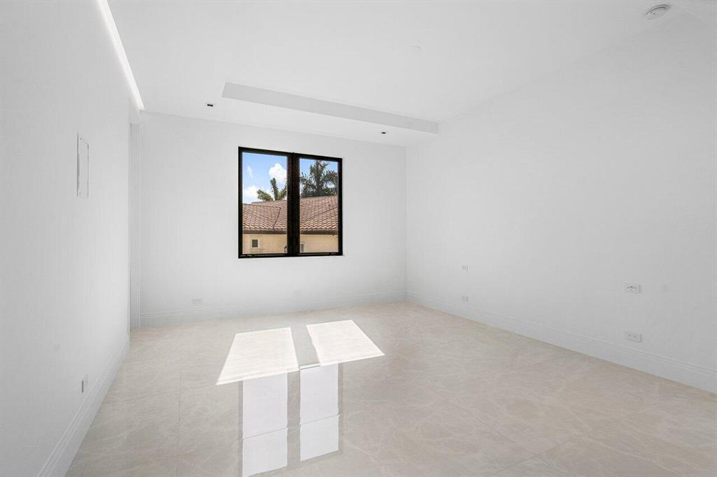 SUN AND SURF CLUB COMMUNI - Residential