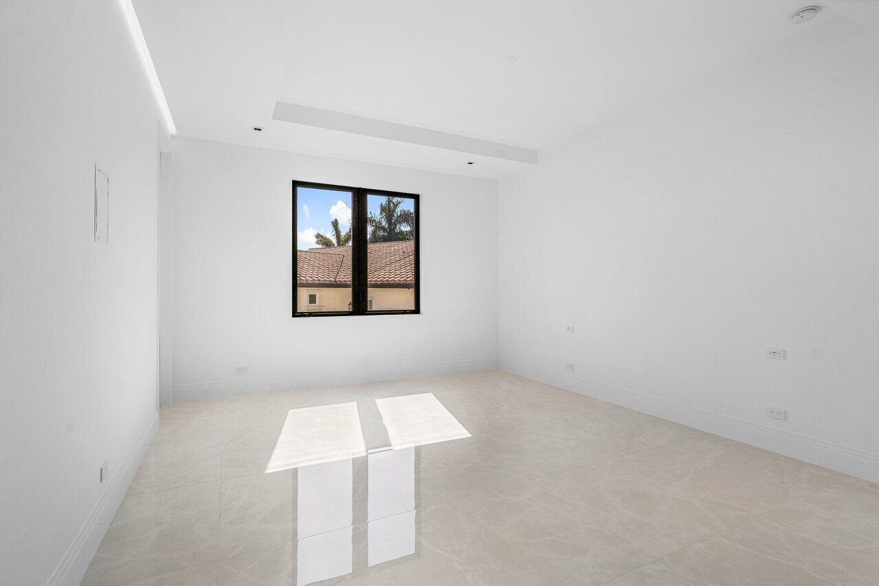 SUN AND SURF CLUB COMMUNITY - Residential