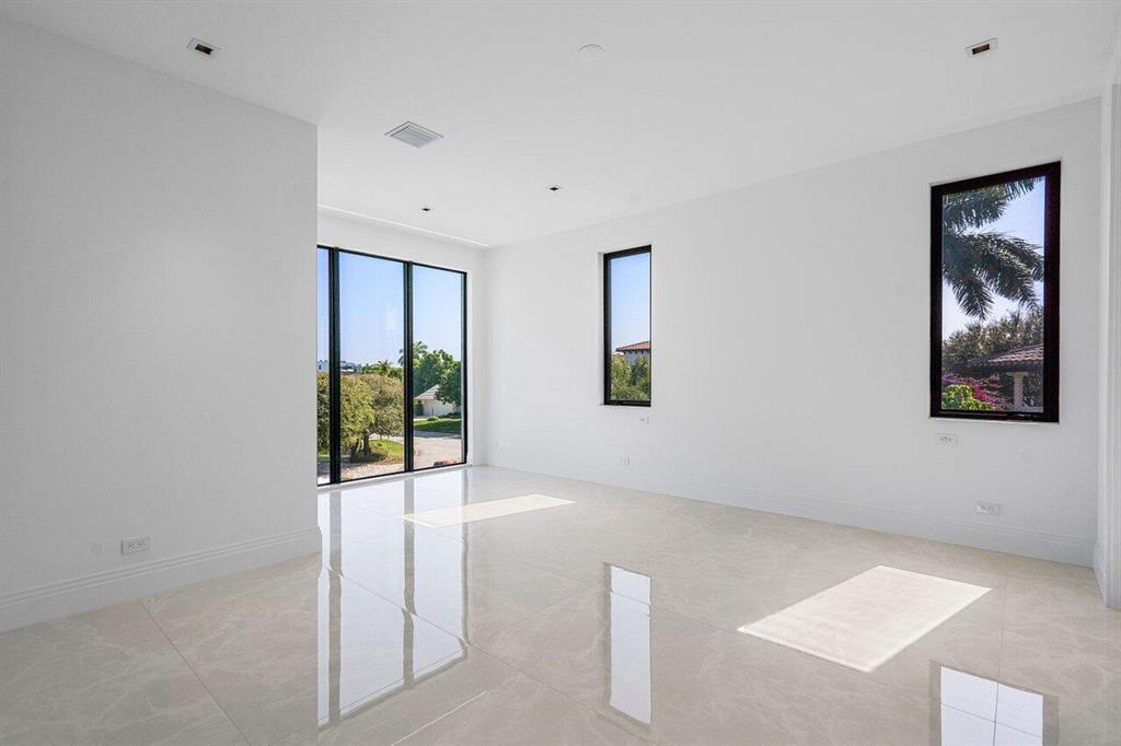 SUN AND SURF CLUB COMMUNI - Residential