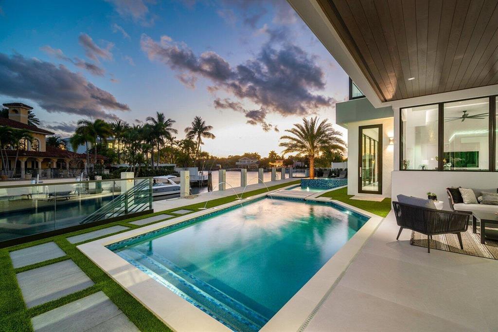 SUN AND SURF CLUB COMMUNI - Residential