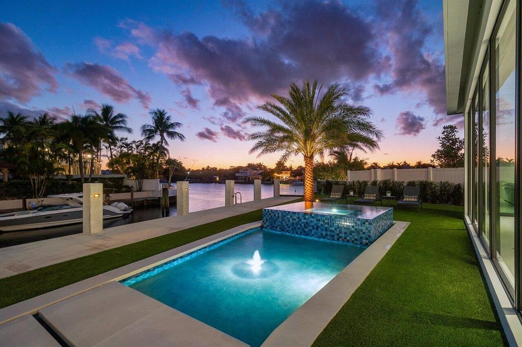 SUN AND SURF CLUB COMMUNI - Residential