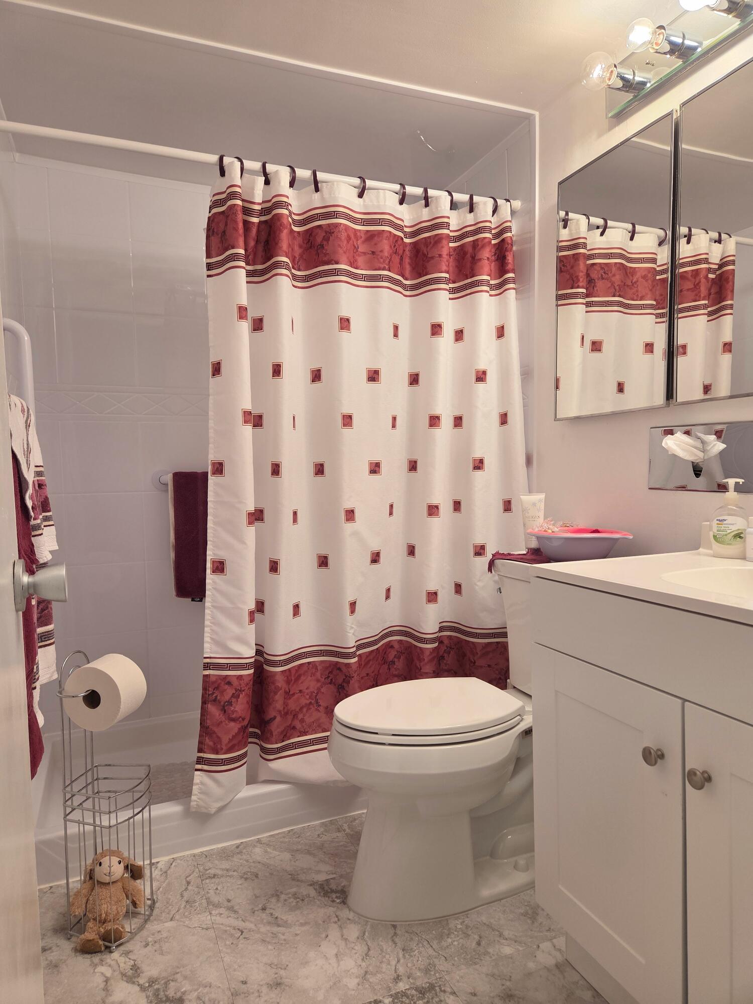 LAKESIDE POINT APT 5 CONDO - Residential