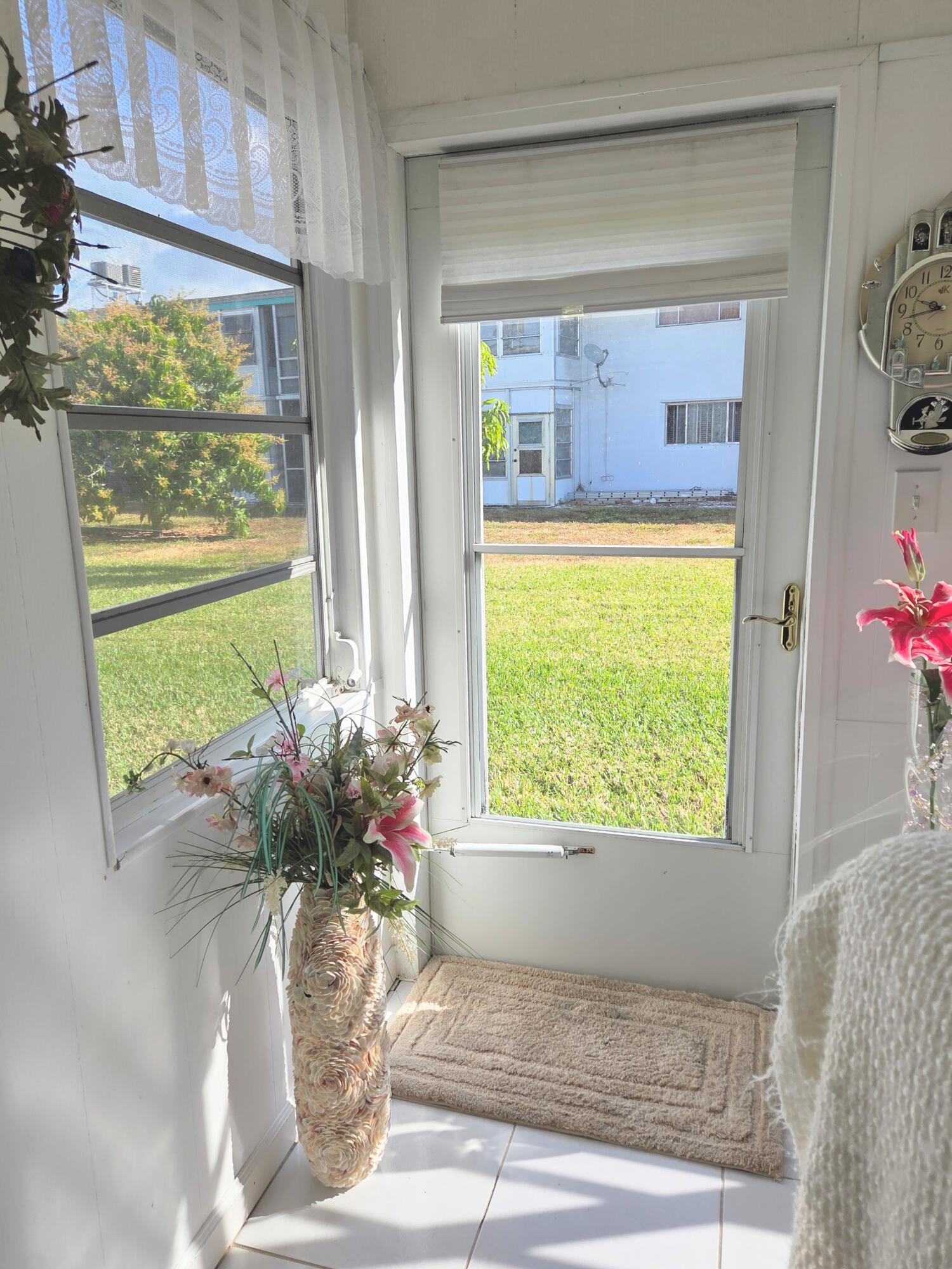 LAKESIDE POINT APT 5 CONDO - Residential