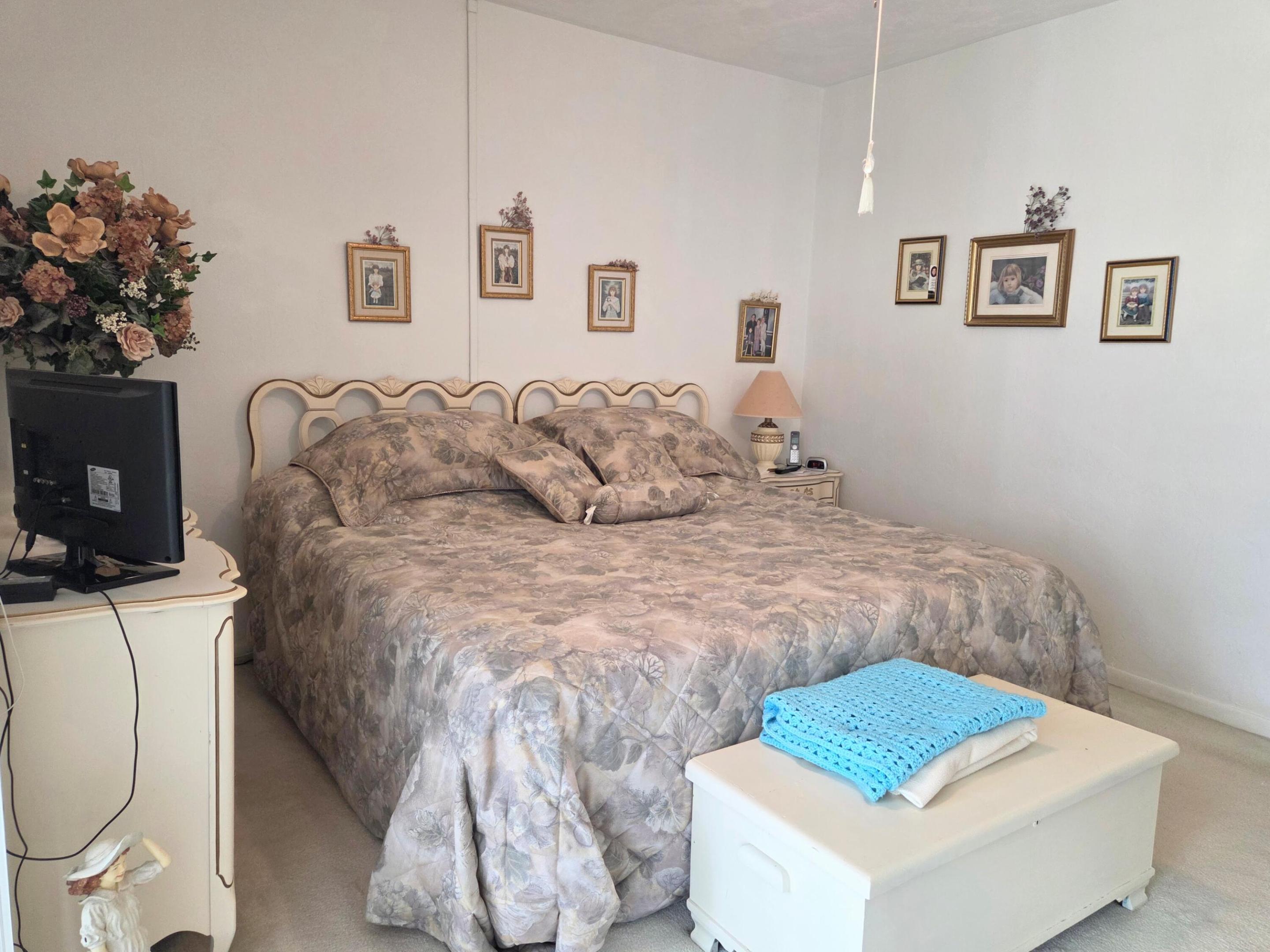 LAKESIDE POINT APT 5 CONDO - Residential