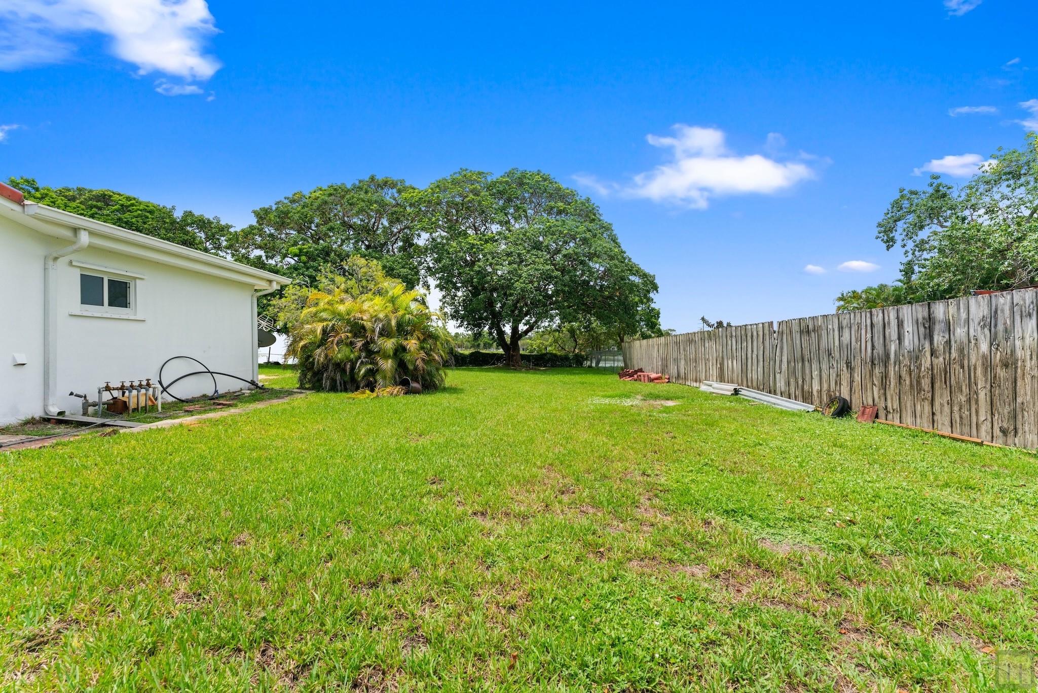 PALM BCH FARMS - Residential