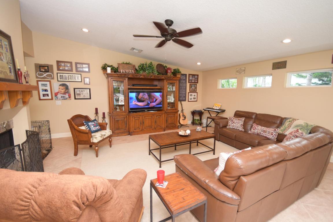 BOCA RATON SQUARE - Residential