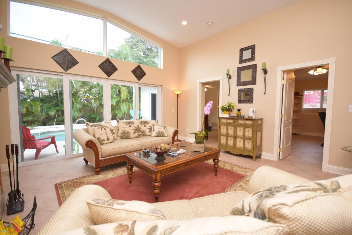 BOCA RATON SQUARE - Residential