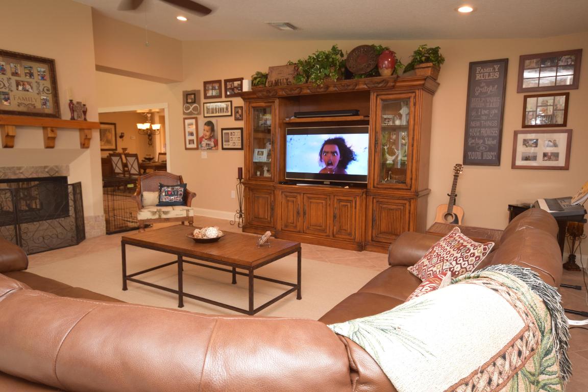 BOCA RATON SQUARE - Residential