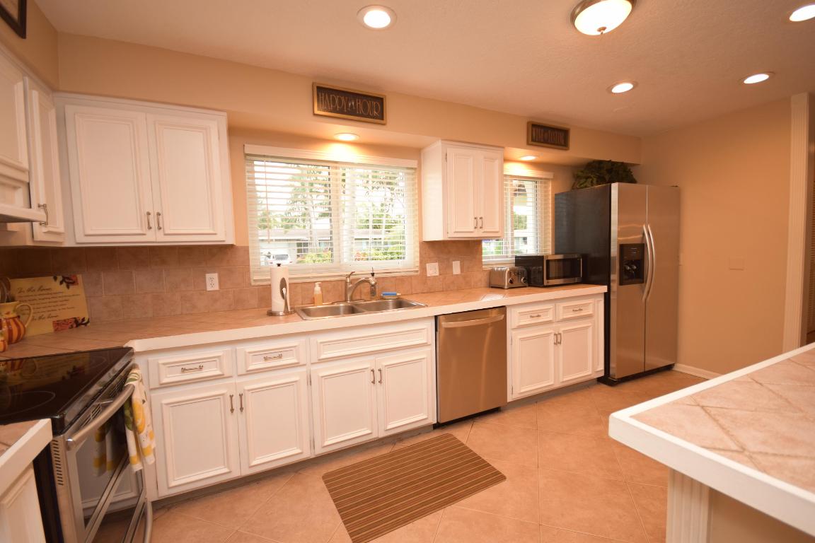 BOCA RATON SQUARE - Residential