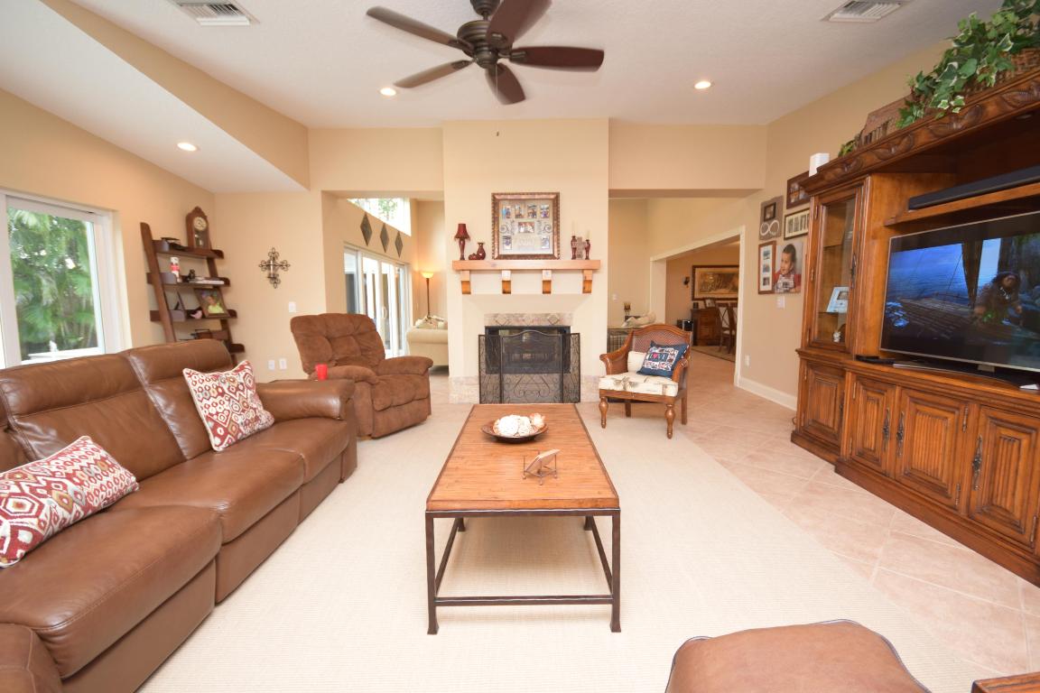 BOCA RATON SQUARE - Residential