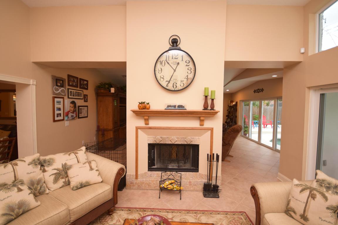 BOCA RATON SQUARE - Residential