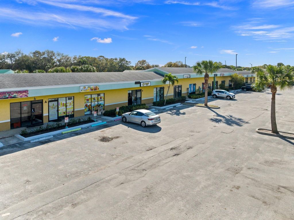 Photo of 850 S 21st Street #F, Fort Pierce, FL (MLS # R10958190)