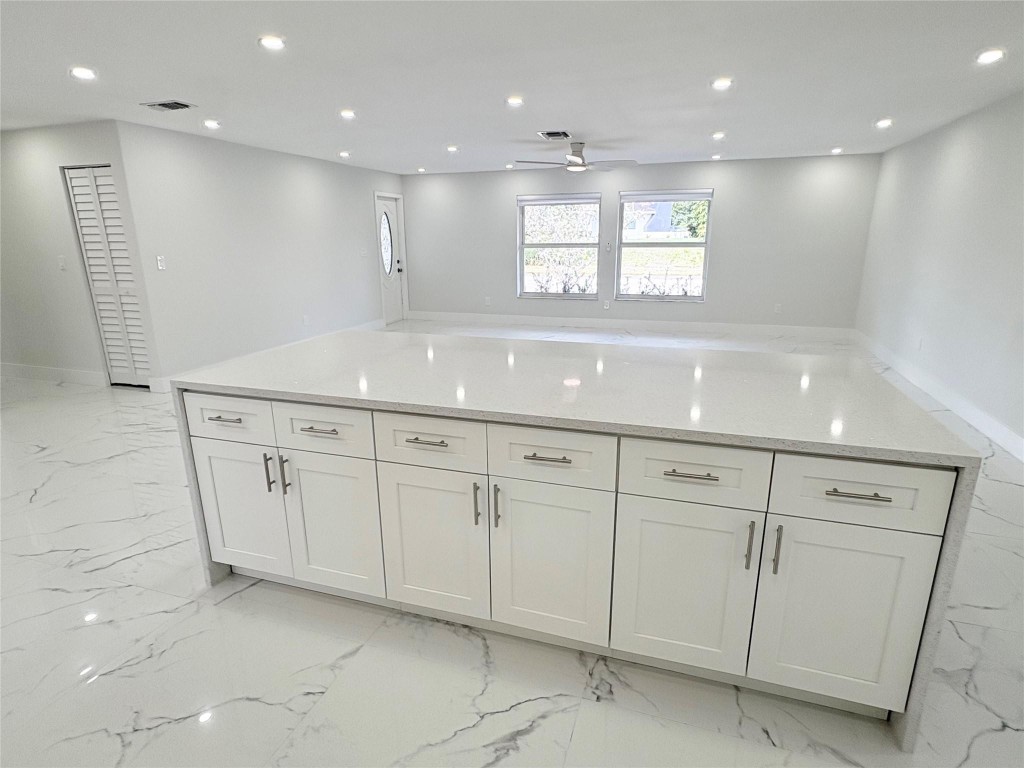 Coral Spgs Lakes 68-12 B - Residential