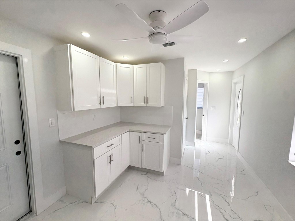 Coral Spgs Lakes 68-12 B - Residential