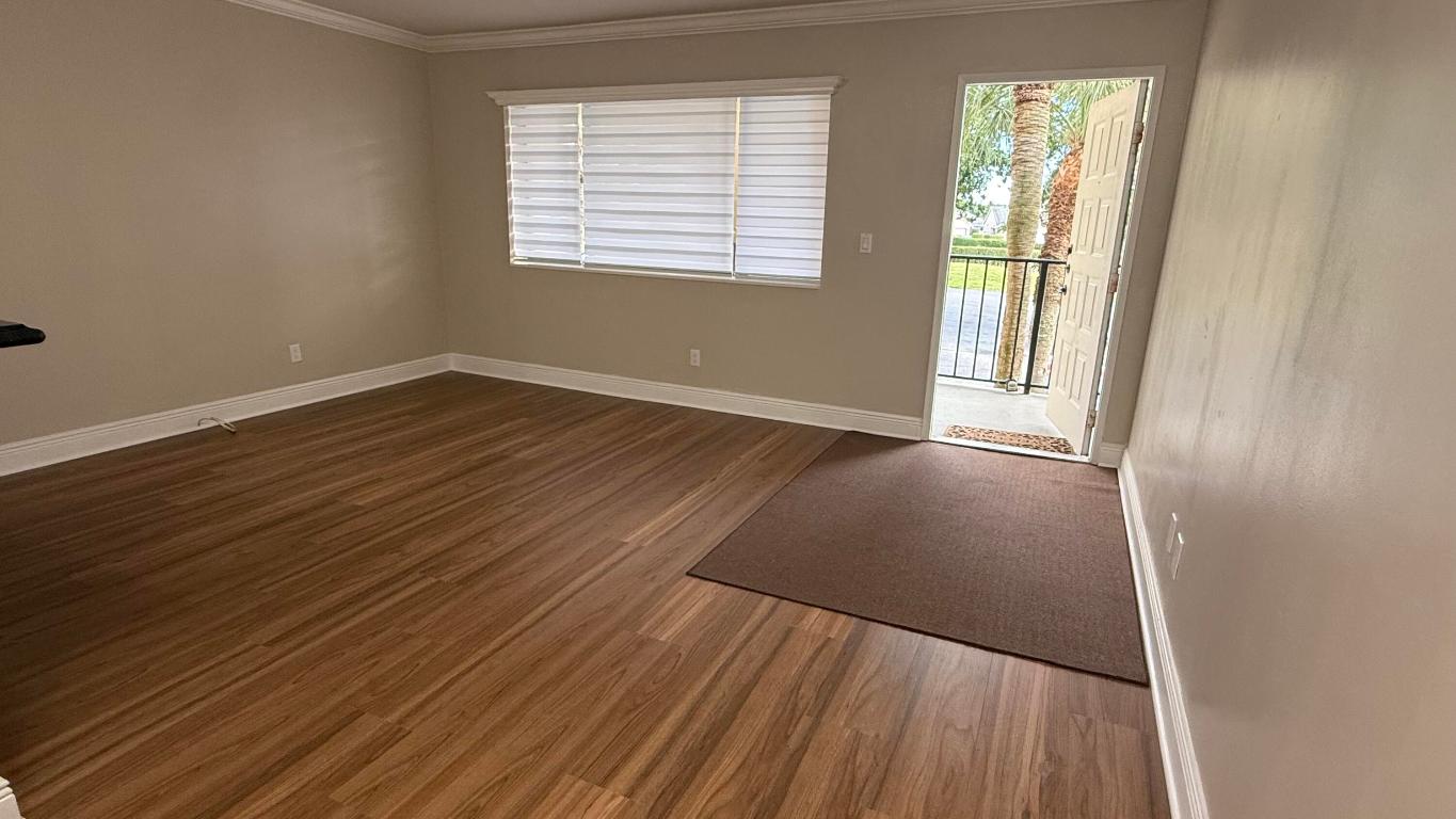 MEADOWS ON THE GREEN CONDO - Residential