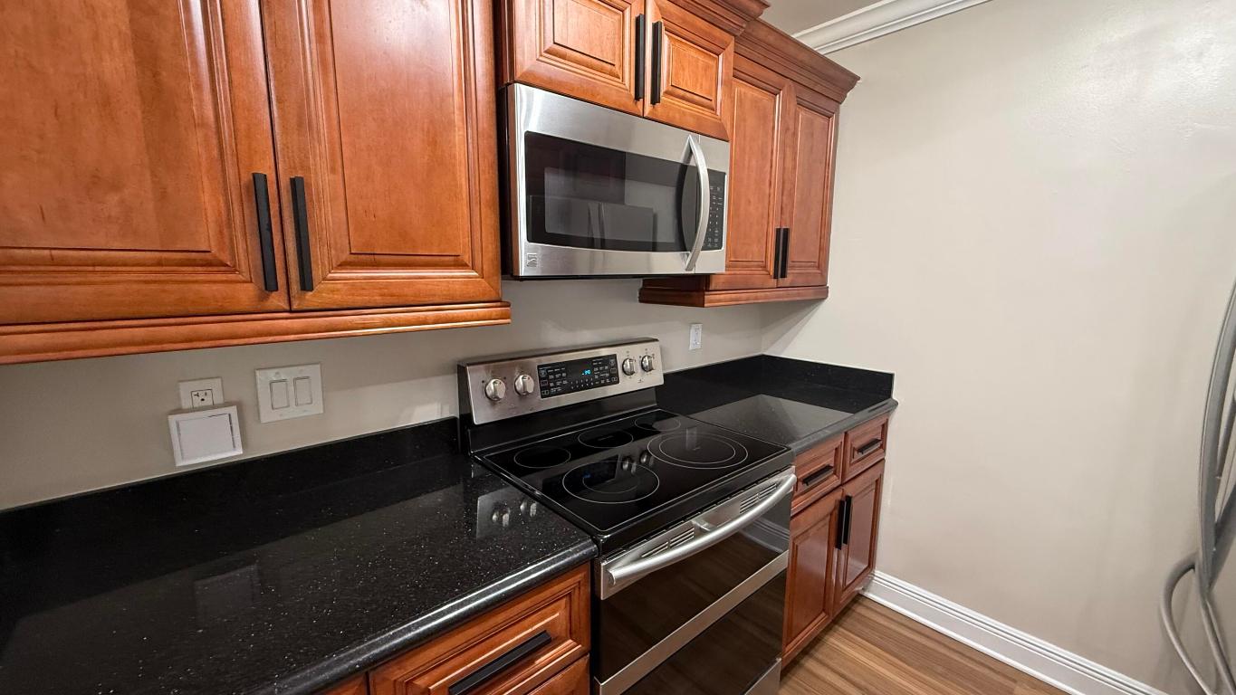 MEADOWS ON THE GREEN CONDO - Residential